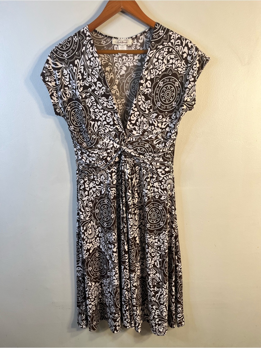 Sushi Flower Shirt Dress Rich Chocolate Brown/White Short Sleeve V Neck L